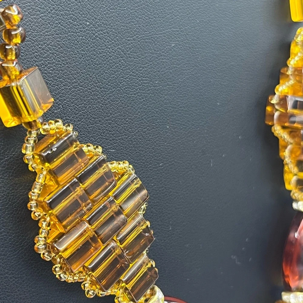 Estate Vtg Amber glass bead necklace with tear drop amber glass main pendant